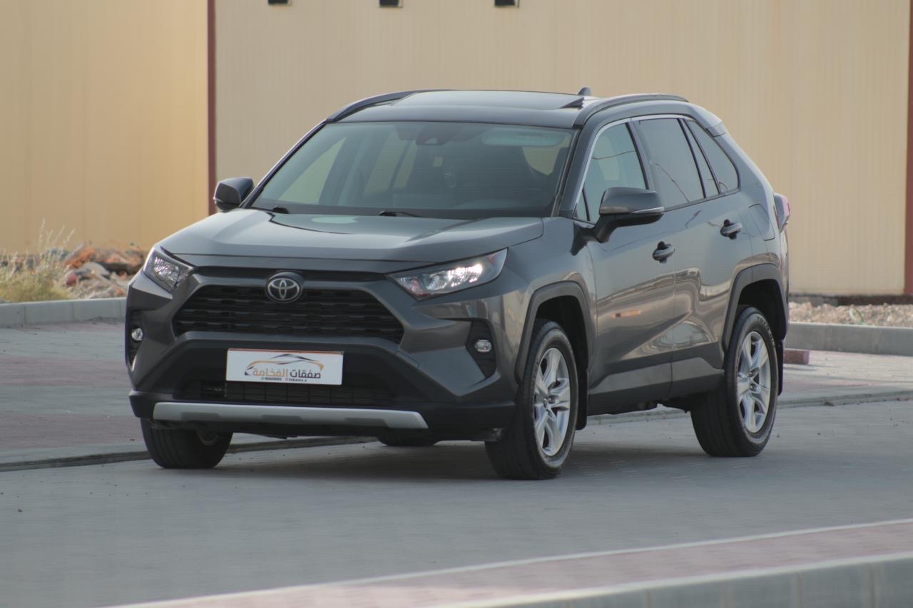 2019 Toyota Rav4 XLE thumbnail 7