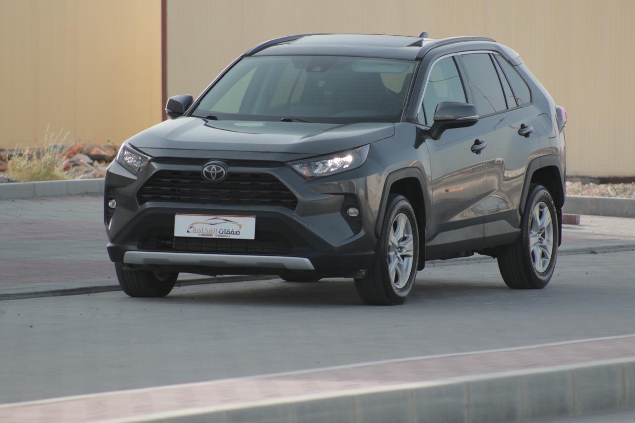 2019 Toyota Rav4 XLE thumbnail 13