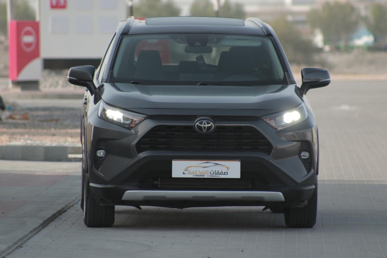 2019 Toyota Rav4 XLE thumbnail 14