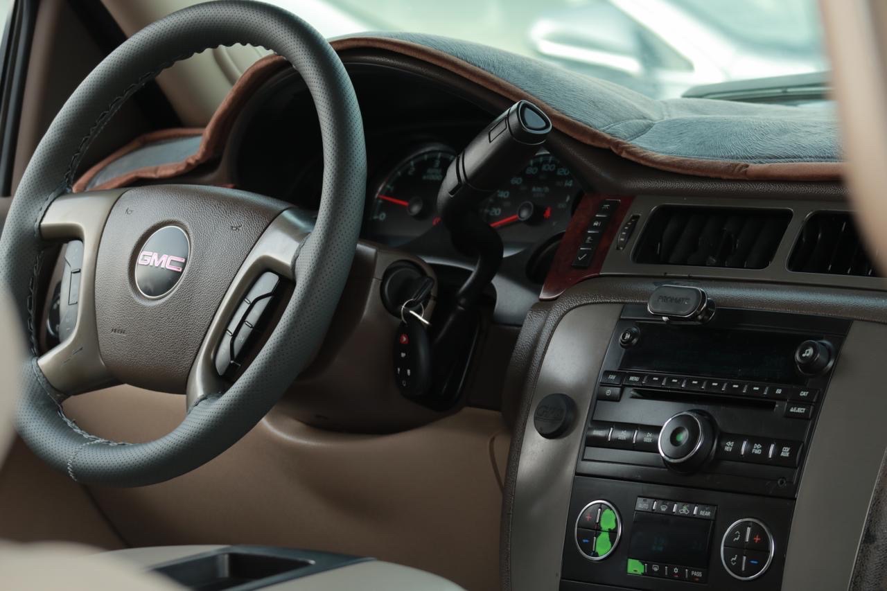 2013 GMC Yukon SLT thumbnail 3
