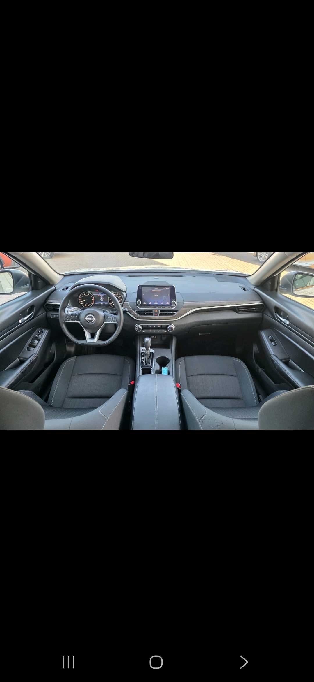 2025 Nissan Altima SV thumbnail 4