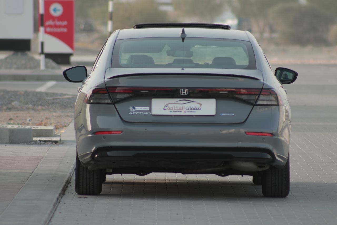 2024 Honda Accord Touring thumbnail 4