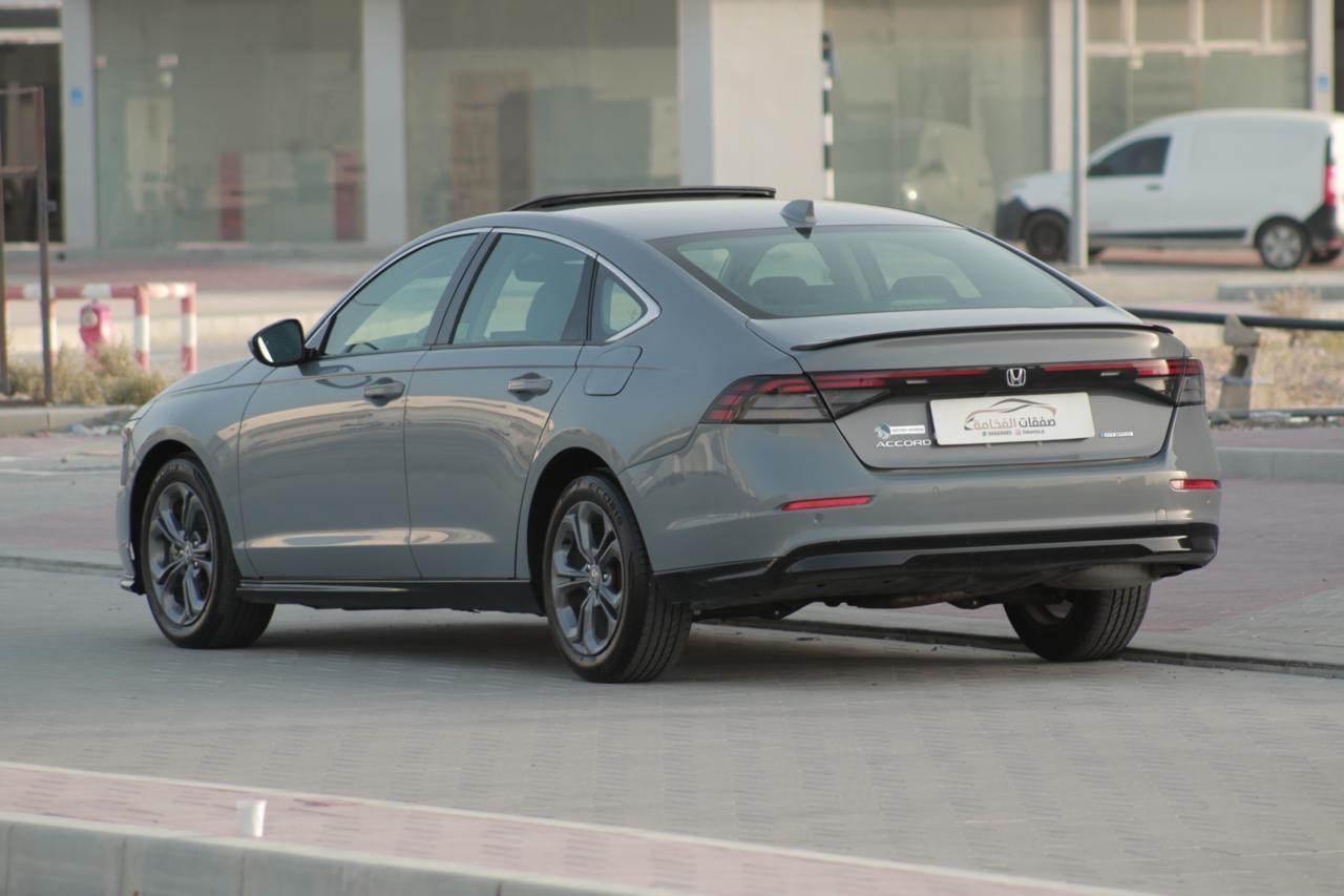 2024 Honda Accord Touring thumbnail 5