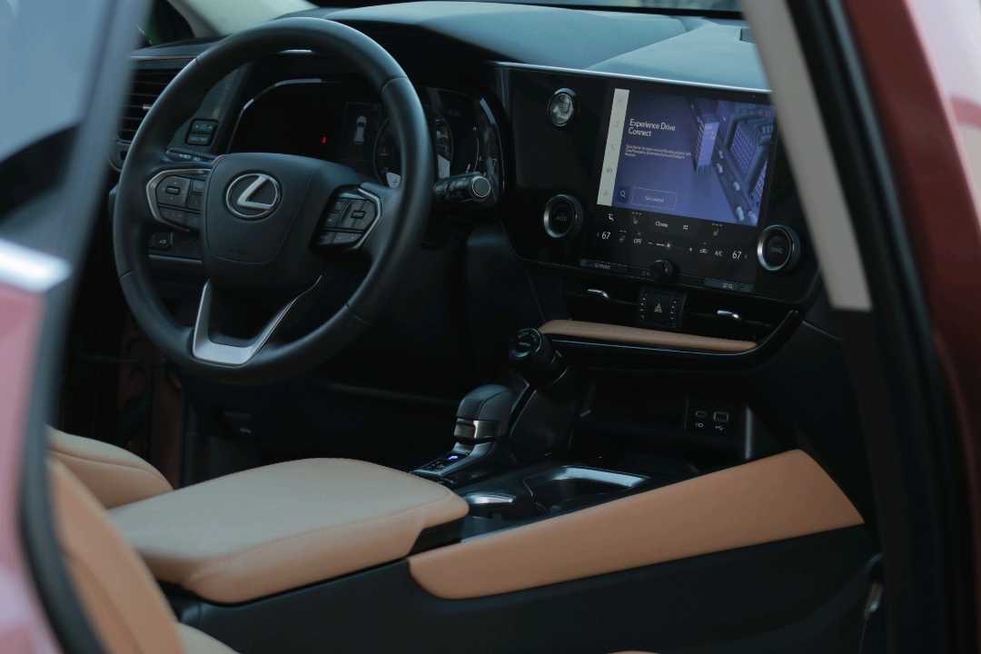 2025 Lexus NX 350 thumbnail 18