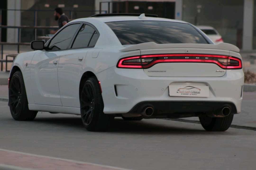2017 Dodge Charger SXT thumbnail 2