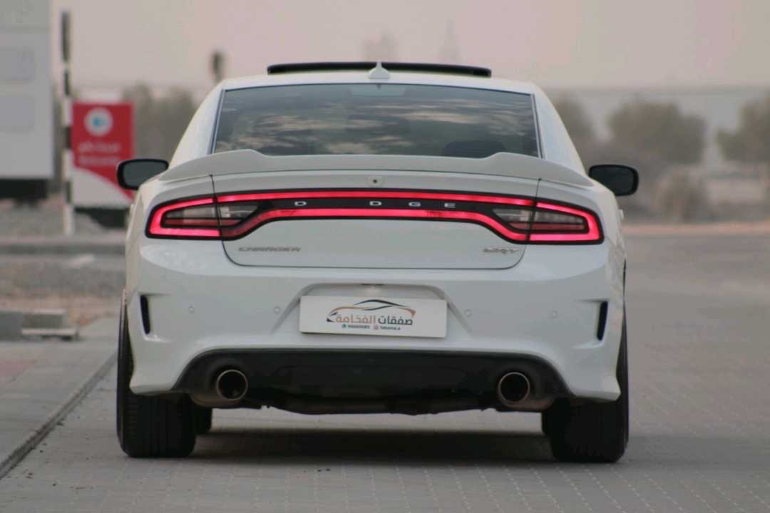 2017 Dodge Charger SXT thumbnail 5