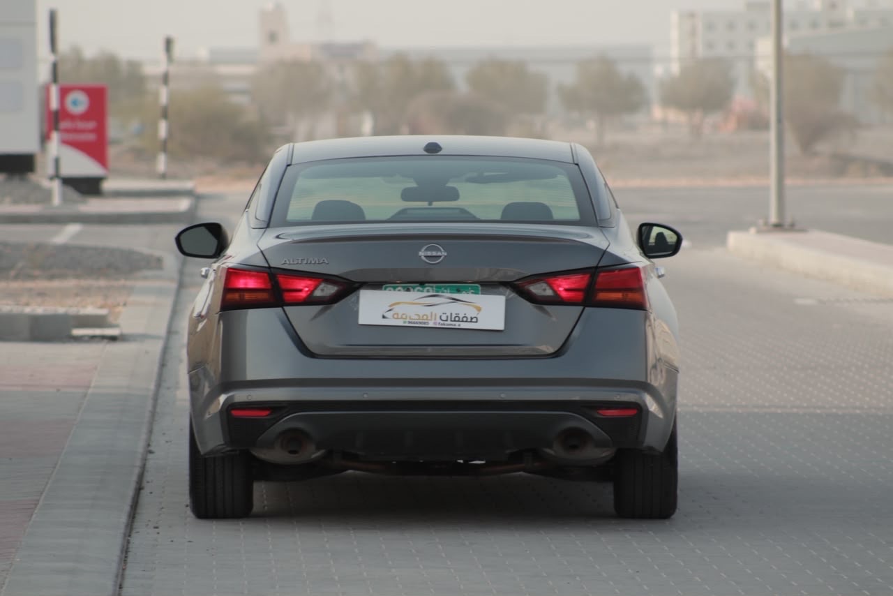 2025 Nissan Altima SV thumbnail 3