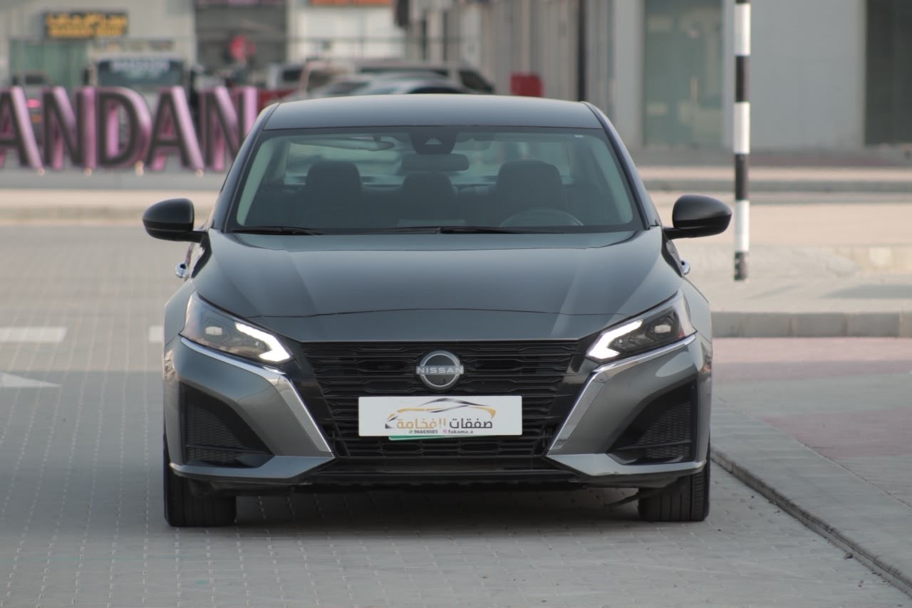 2025 Nissan Altima SV thumbnail 5