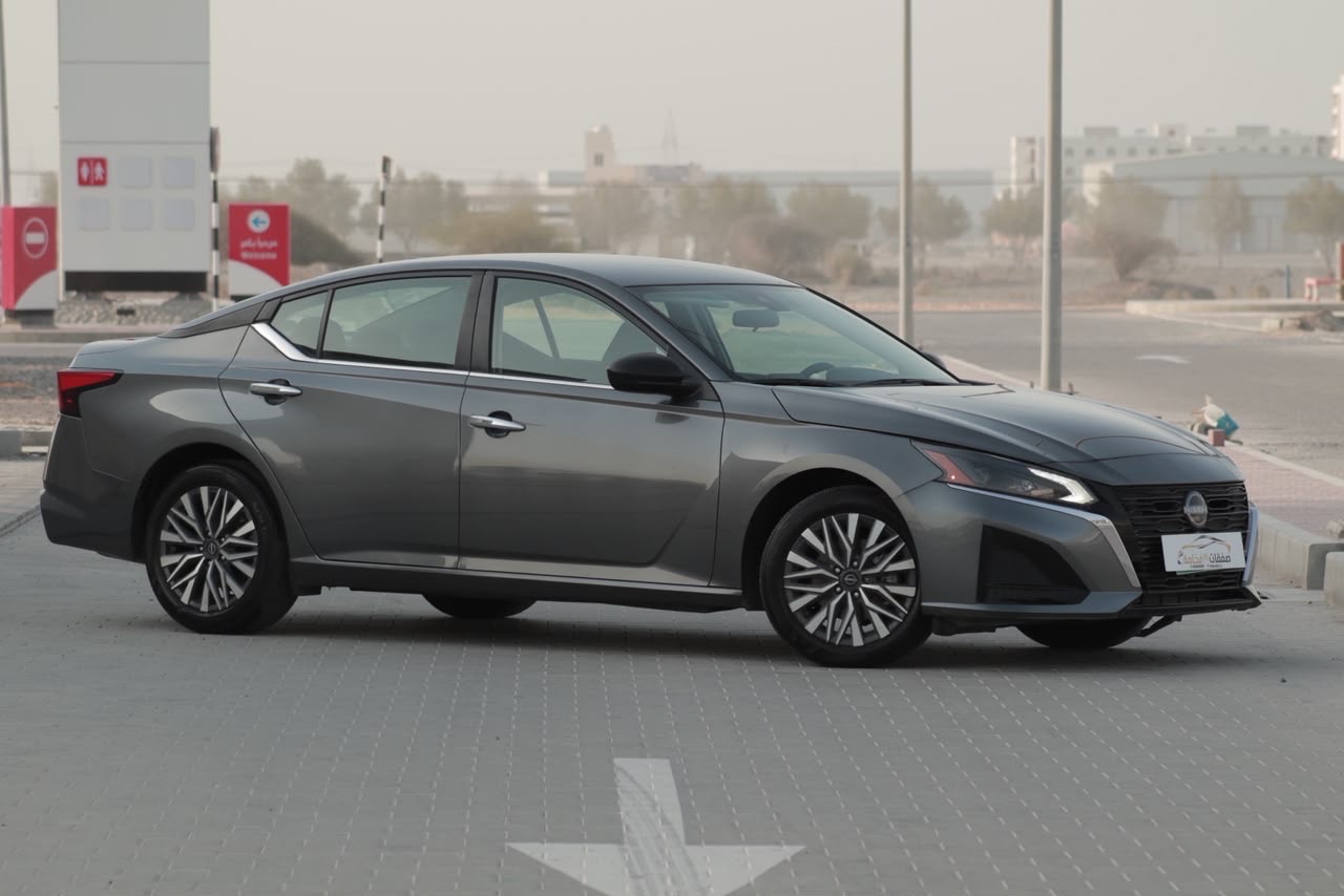 2025 Nissan Altima SV thumbnail 7