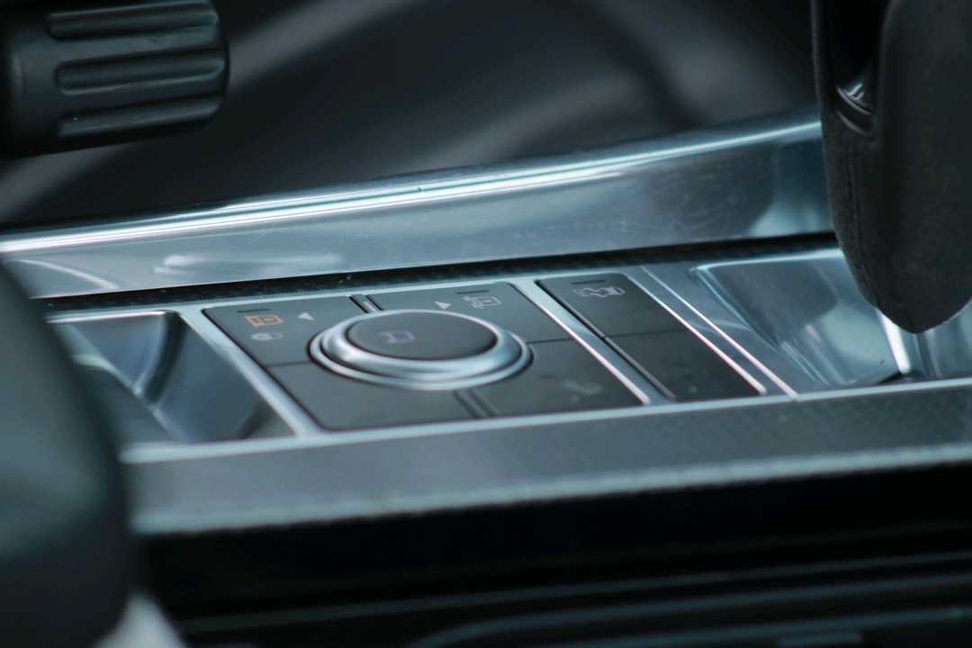 2020 Land Rover Range Rover Sport HSE thumbnail 15