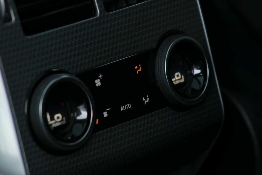 2020 Land Rover Range Rover Sport HSE thumbnail 17