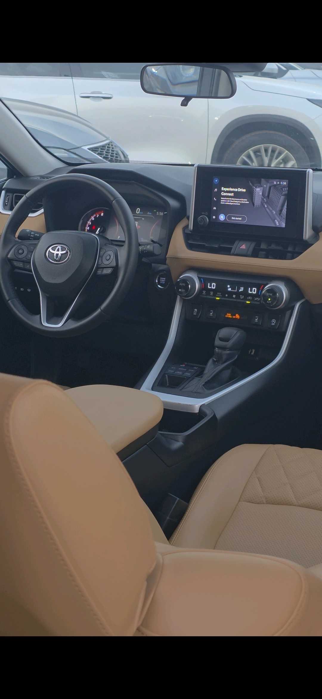2025 Toyota Rav4 XLE thumbnail 2