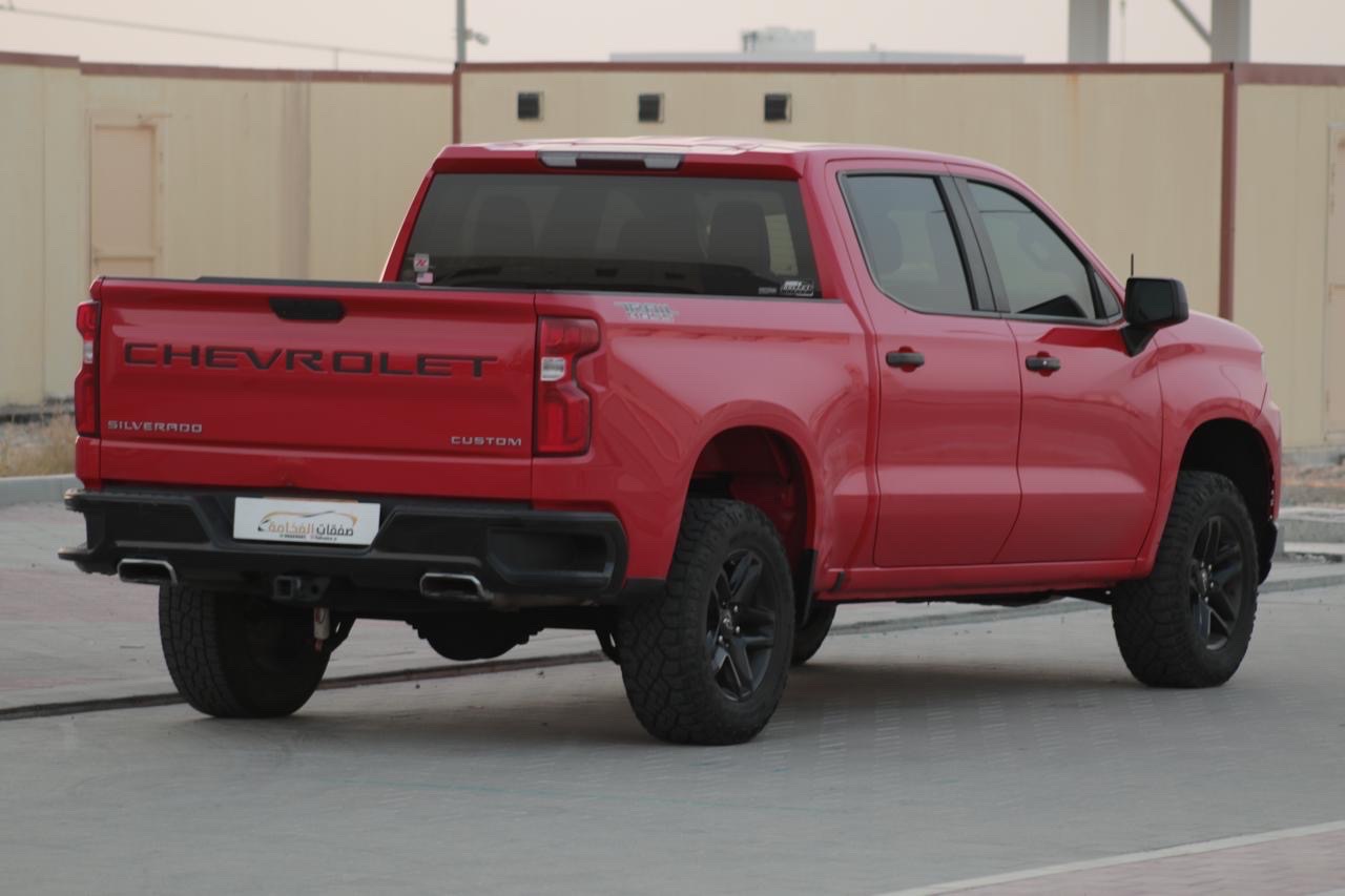 2021 Chevrolet Silverado LT thumbnail 2