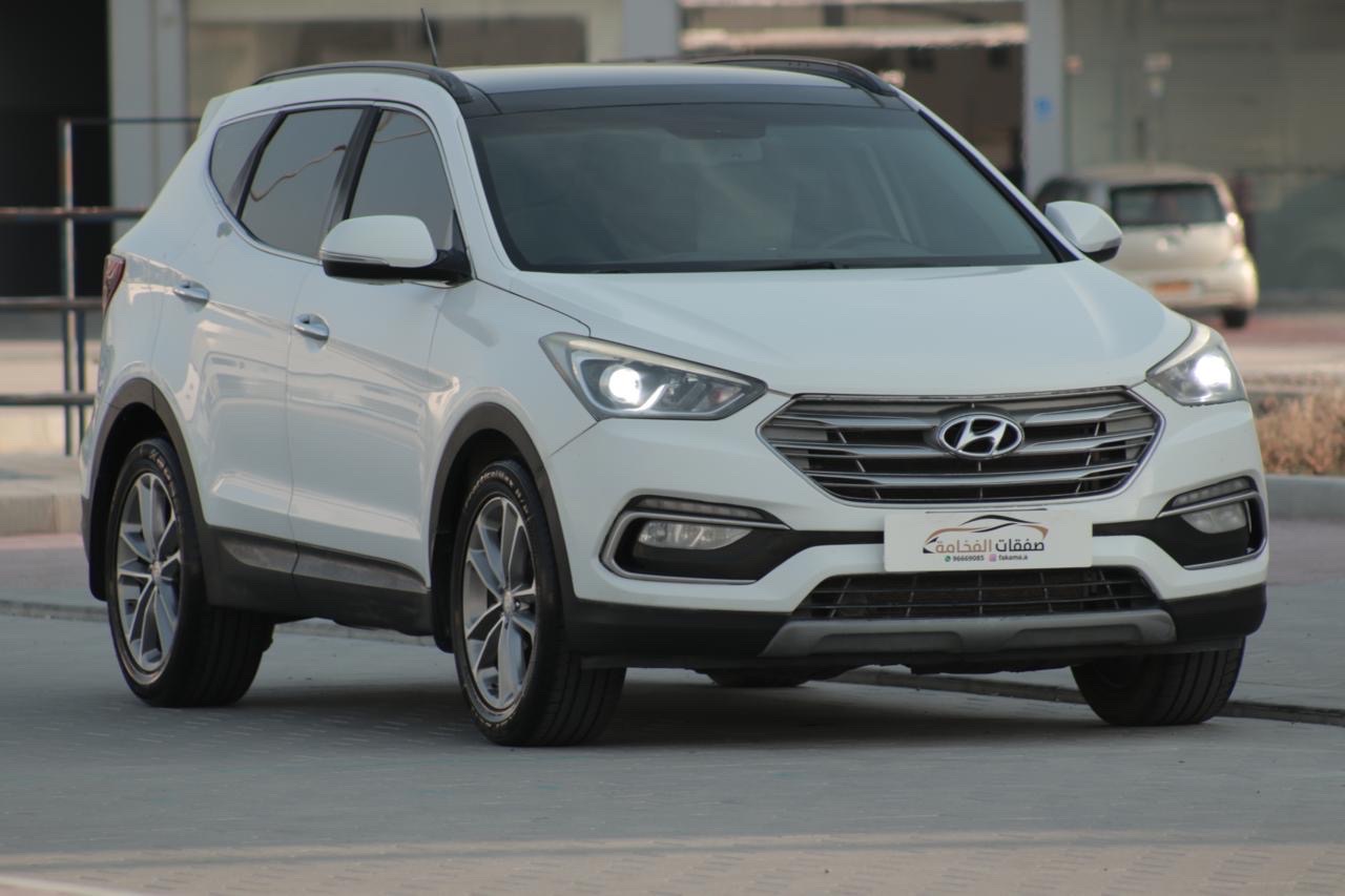 2017 Hyundai Santa Fe LT thumbnail 5
