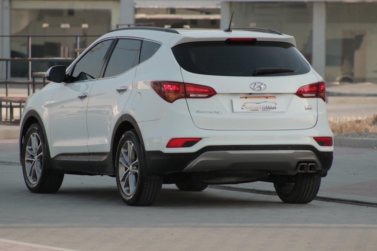 2017 Hyundai Santa Fe LT thumbnail 7