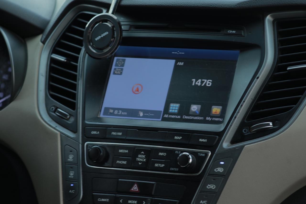 2017 Hyundai Santa Fe LT thumbnail 12