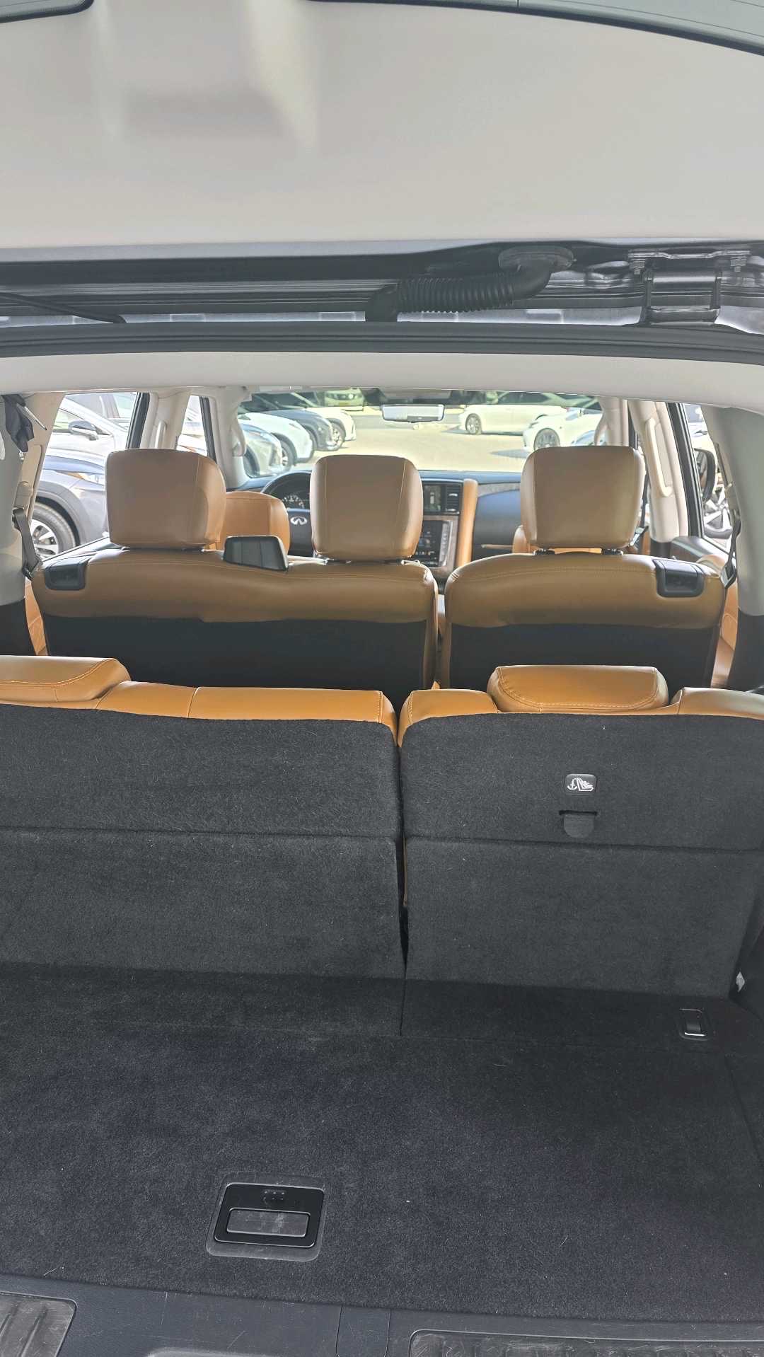 2021 Infiniti QX80 Luxe thumbnail 3
