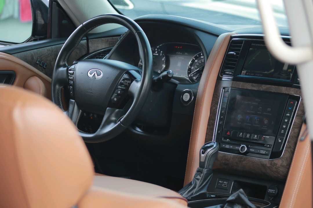 2021 Infiniti QX80 Luxe thumbnail 6