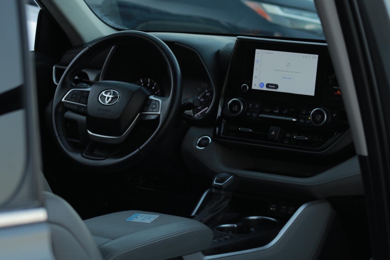 2023 Toyota Highlander Limited thumbnail 6