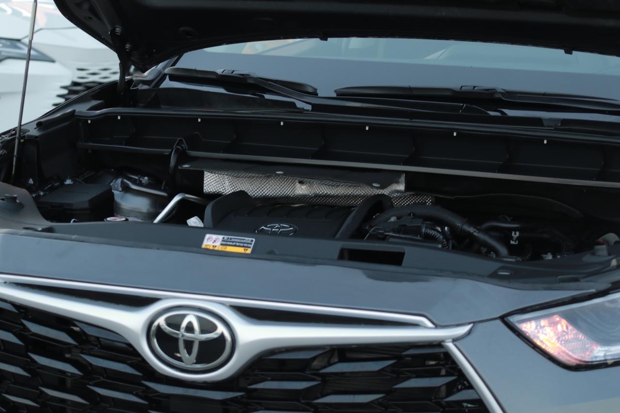 2023 Toyota Highlander Limited thumbnail 14