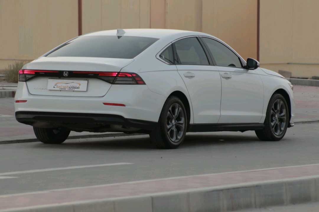 2023 Honda Accord EX-L thumbnail 3