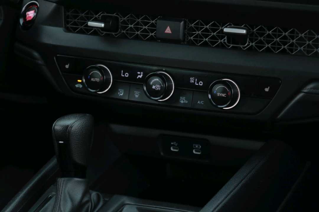 2023 Honda Accord EX-L thumbnail 10