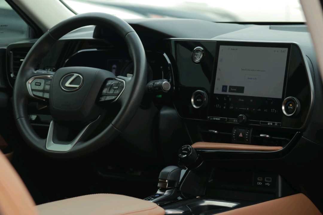2024 Lexus NX 350 thumbnail 13