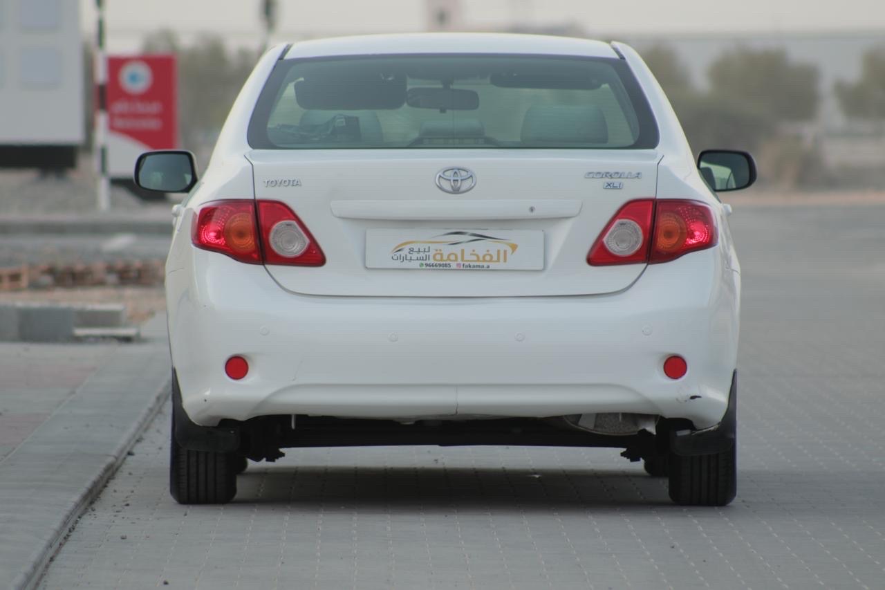 2010 Toyota Corolla XLE thumbnail 3