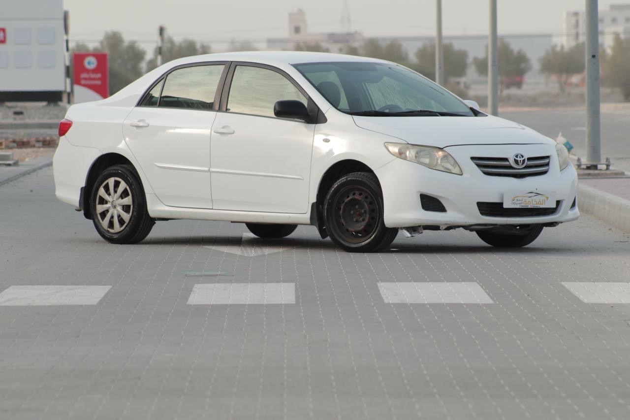2010 Toyota Corolla XLE thumbnail 4