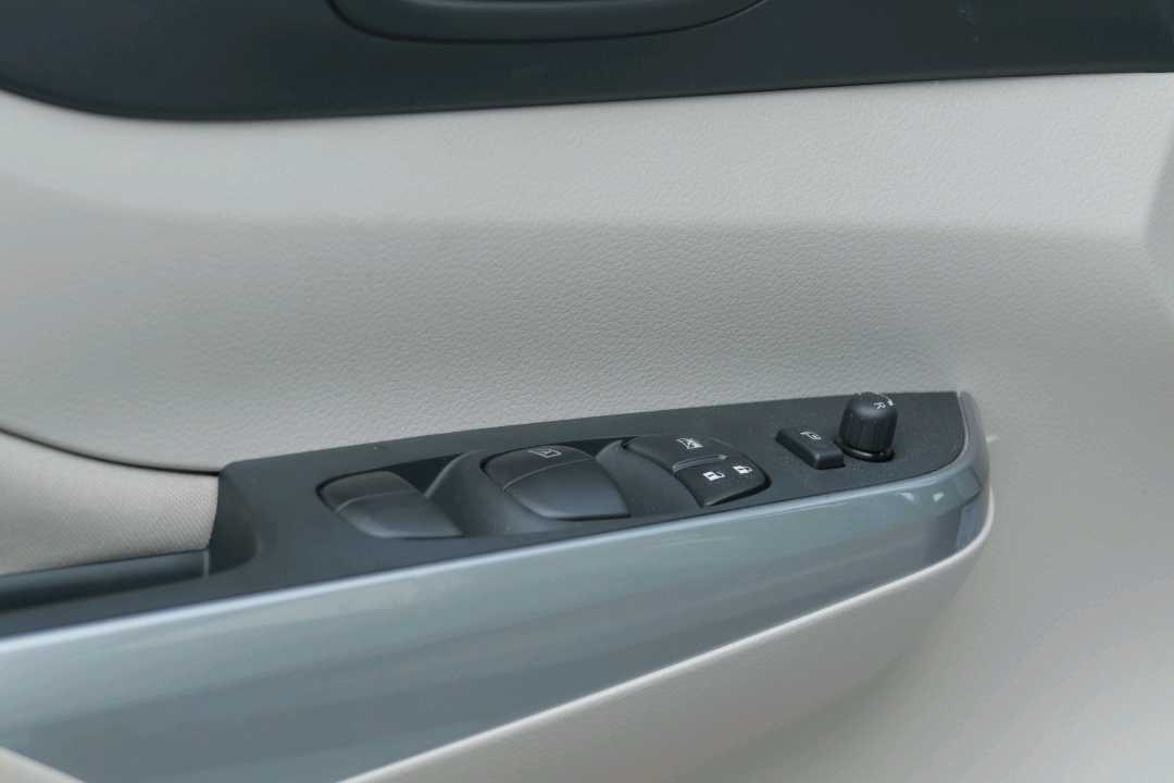 2026 Nissan Xterra X thumbnail 19