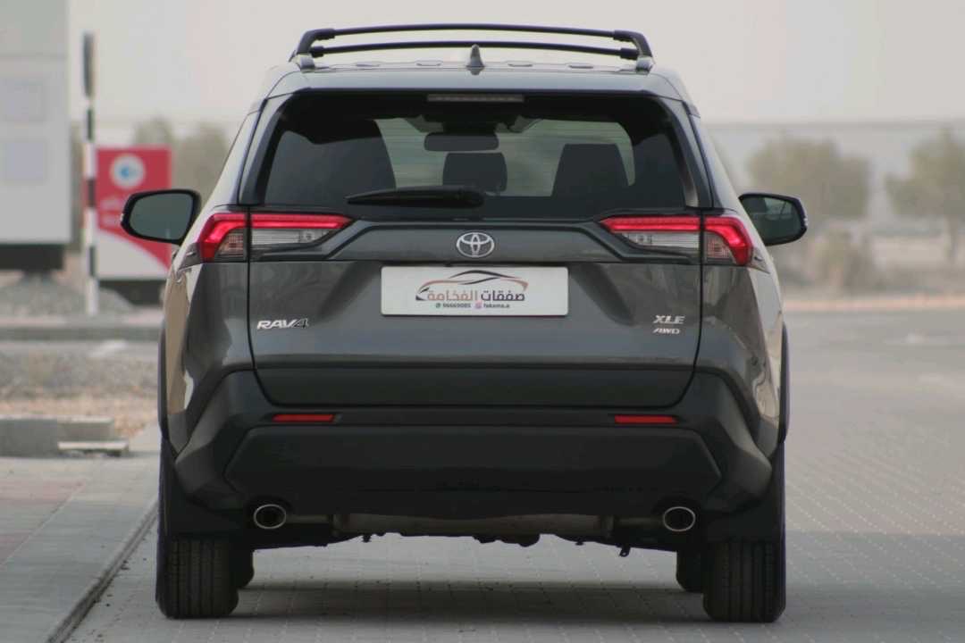 2023 Toyota Rav4 XLE thumbnail 4