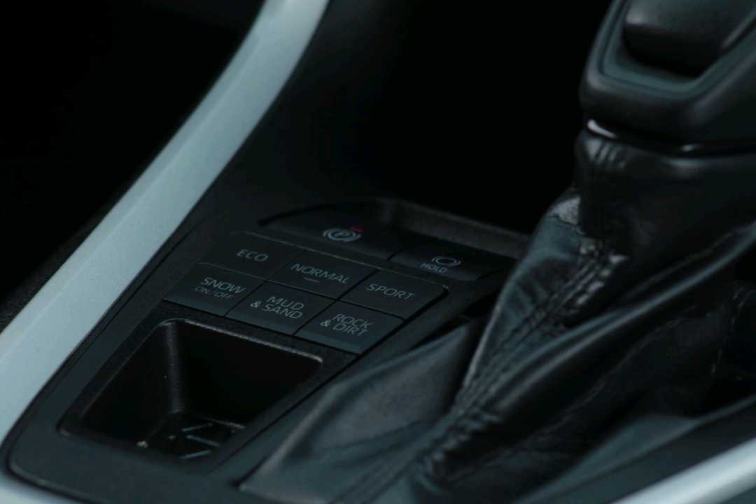 2023 Toyota Rav4 XLE thumbnail 5