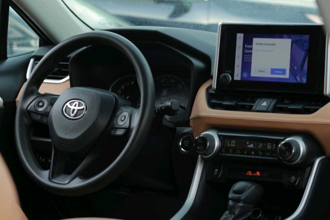 2023 Toyota Rav4 XLE thumbnail 7