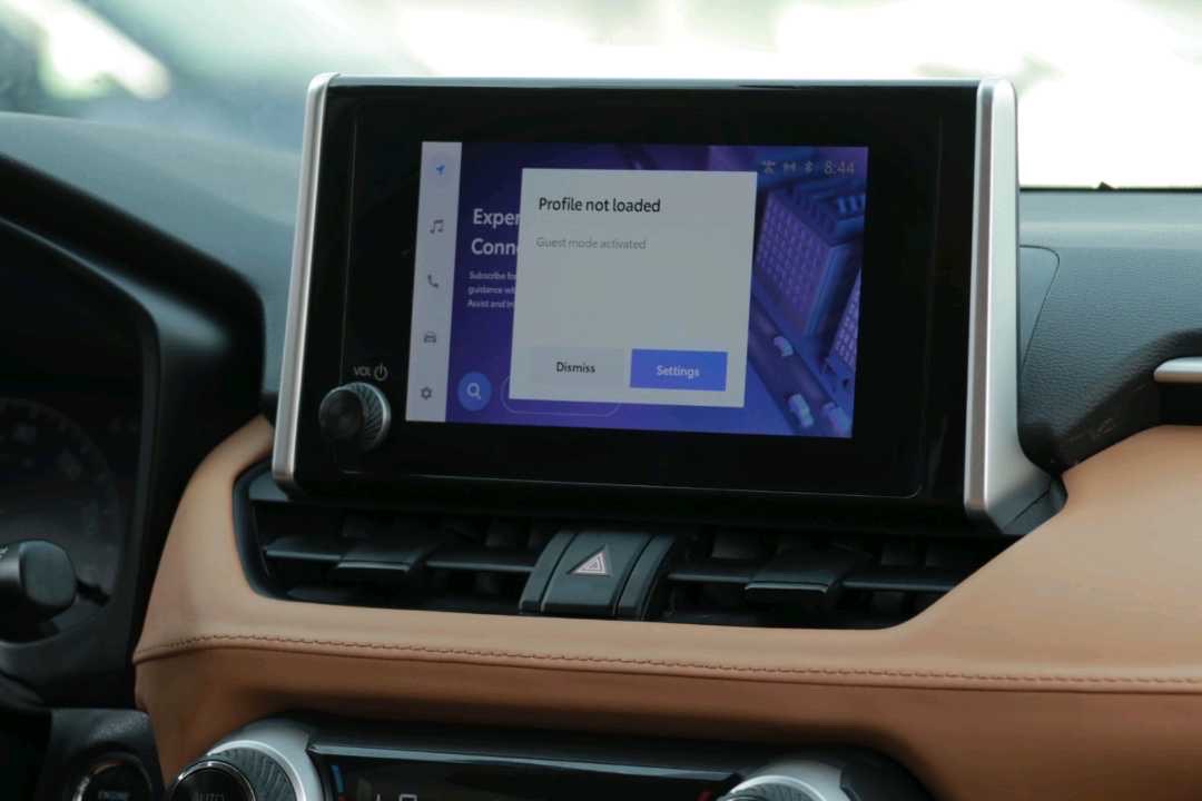 2023 Toyota Rav4 XLE thumbnail 8