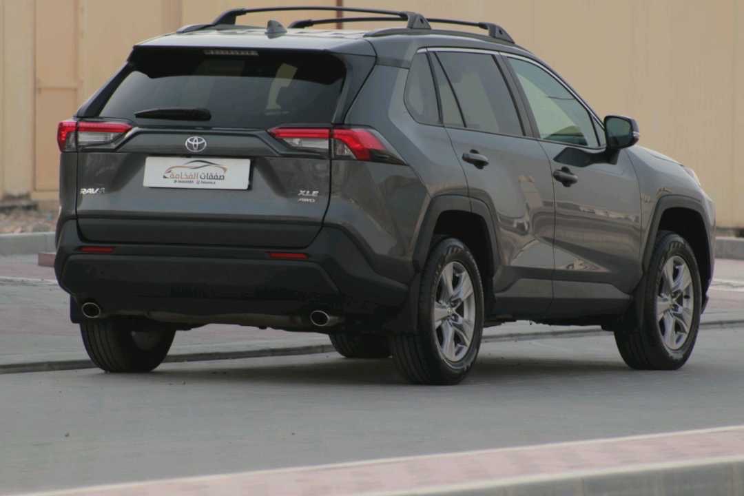 2023 Toyota Rav4 XLE thumbnail 12