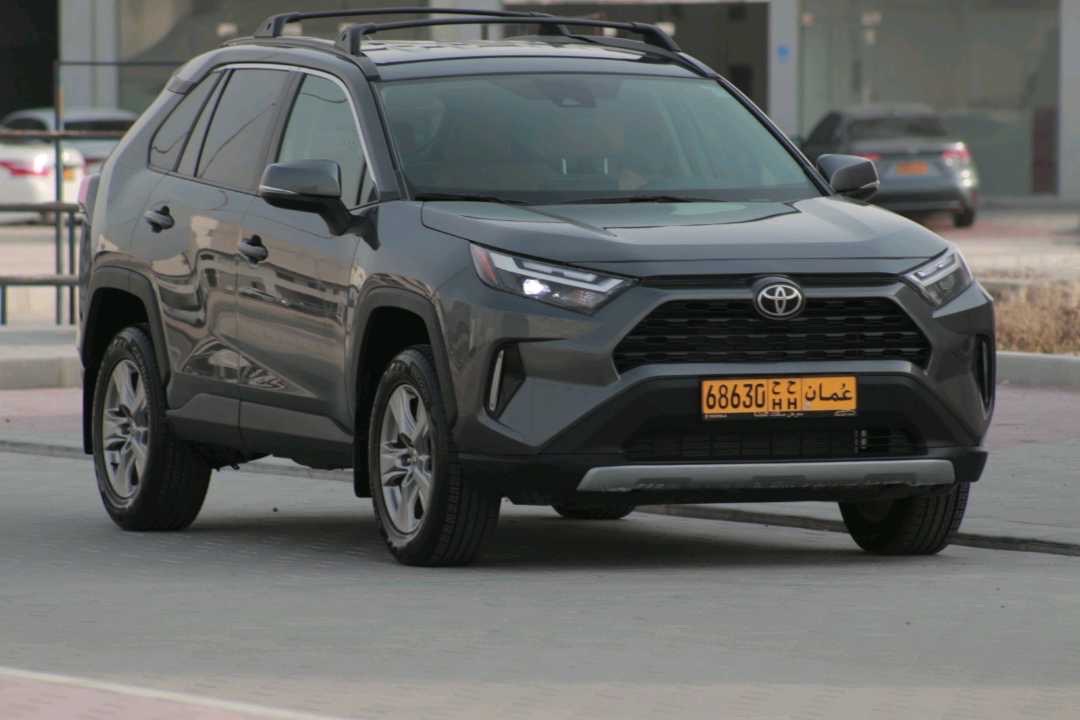 2023 Toyota Rav4 XLE thumbnail 14