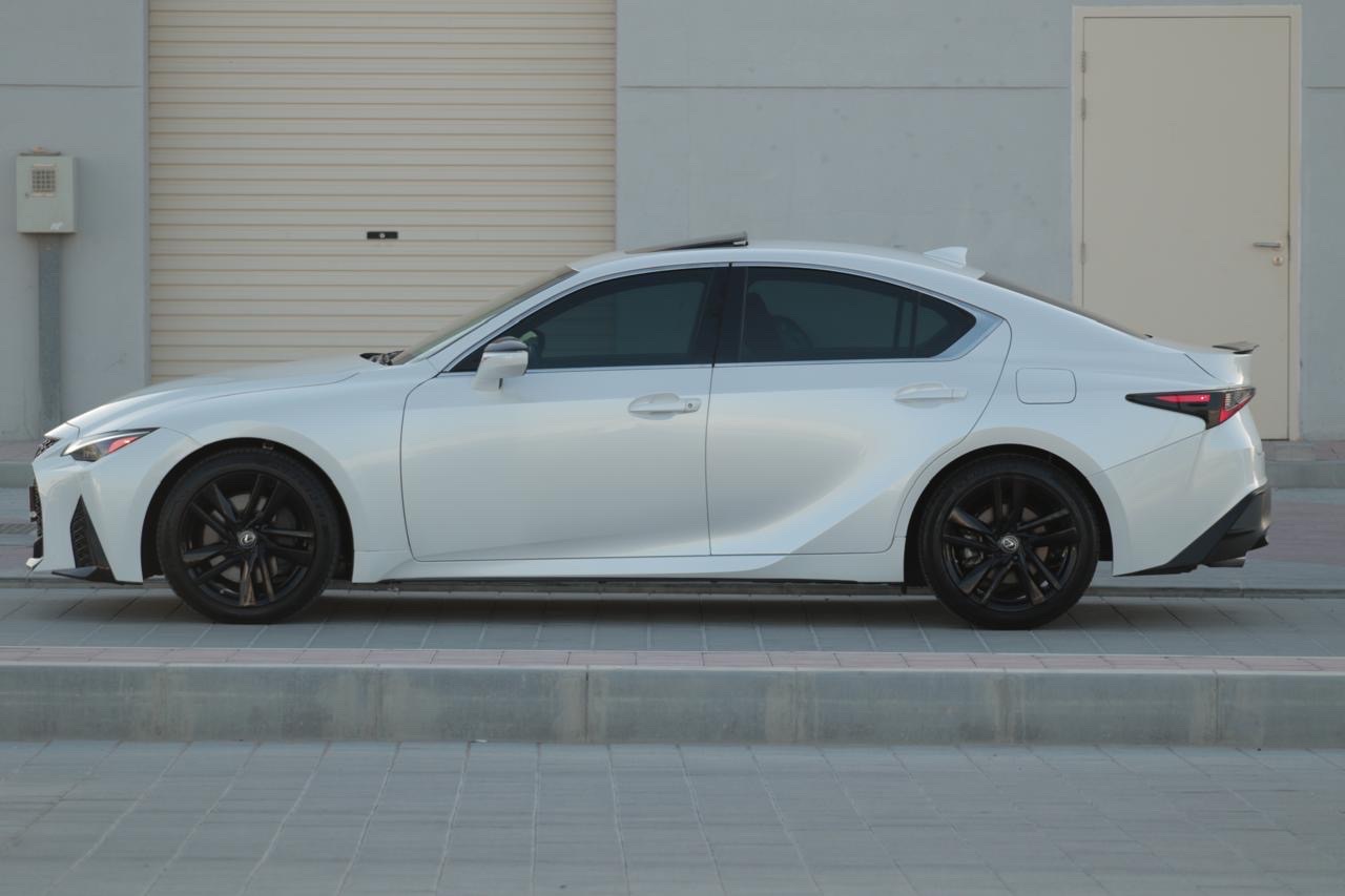 2024 Lexus IS 300 thumbnail 4