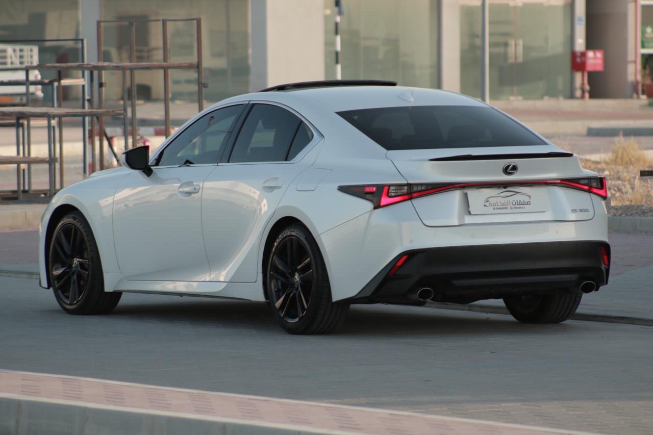 2024 Lexus IS 300 thumbnail 5