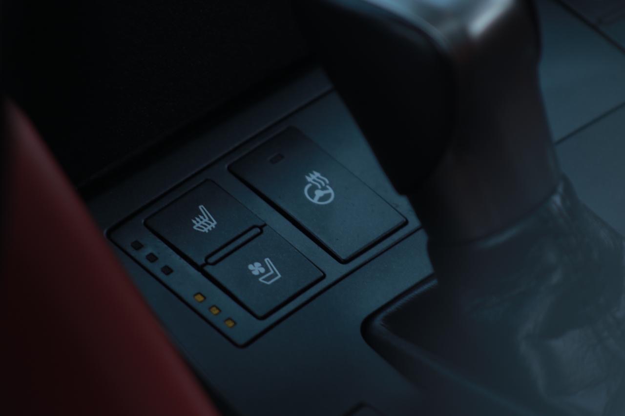2024 Lexus IS 300 thumbnail 11