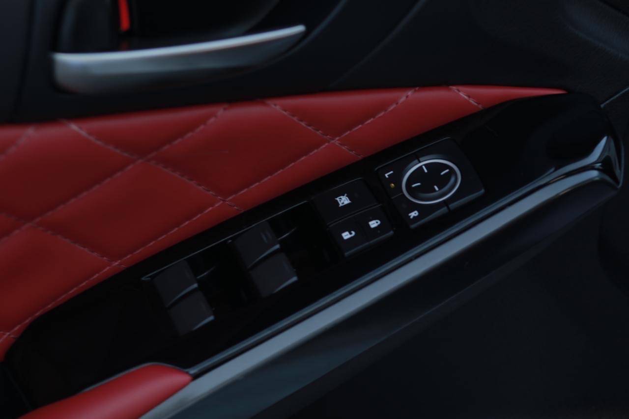 2024 Lexus IS 300 thumbnail 15