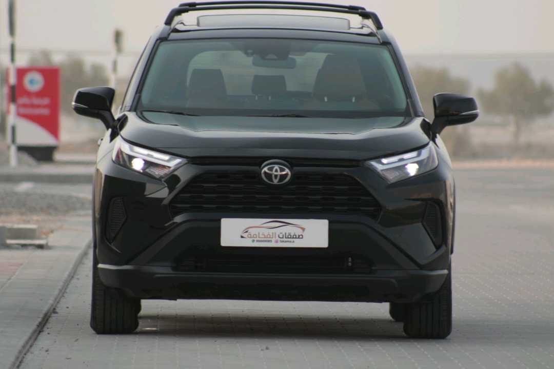 2023 Toyota Rav4 XLE thumbnail 3