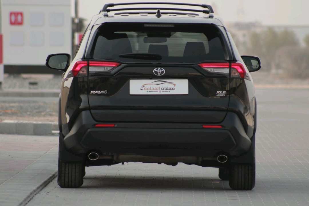 2023 Toyota Rav4 XLE thumbnail 7