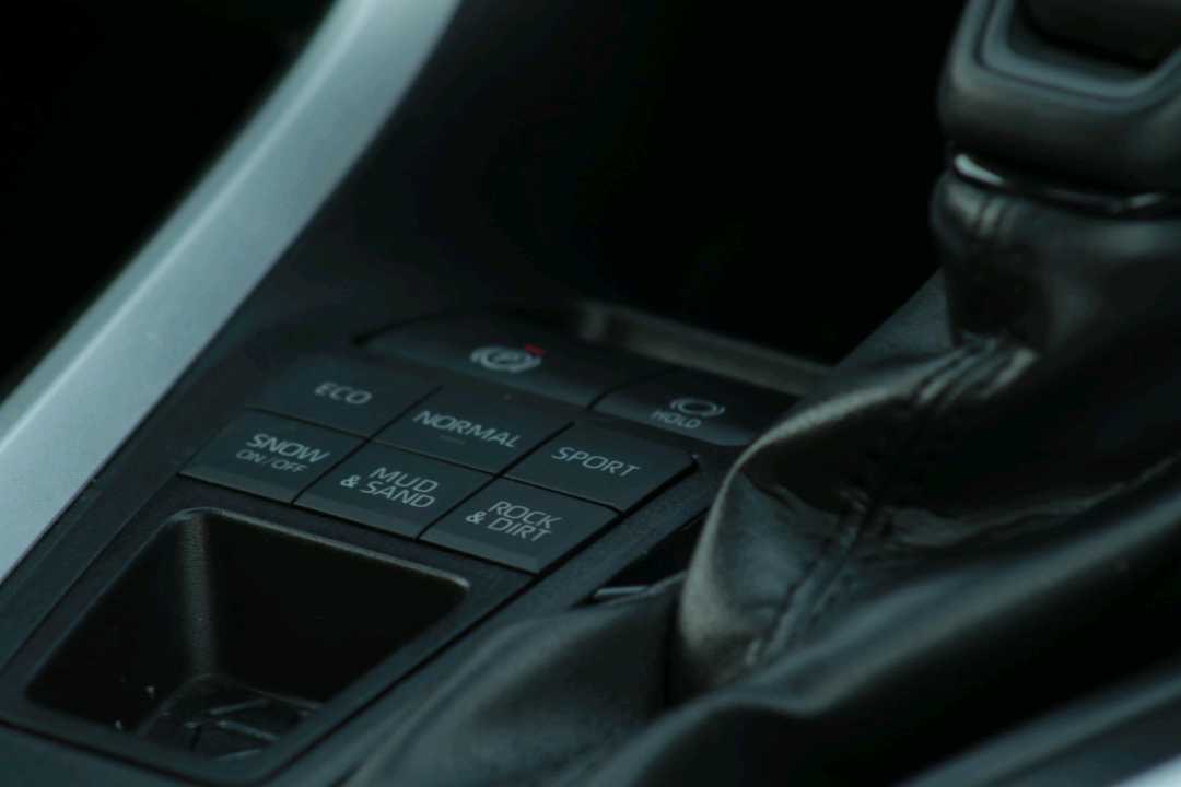 2023 Toyota Rav4 XLE thumbnail 10