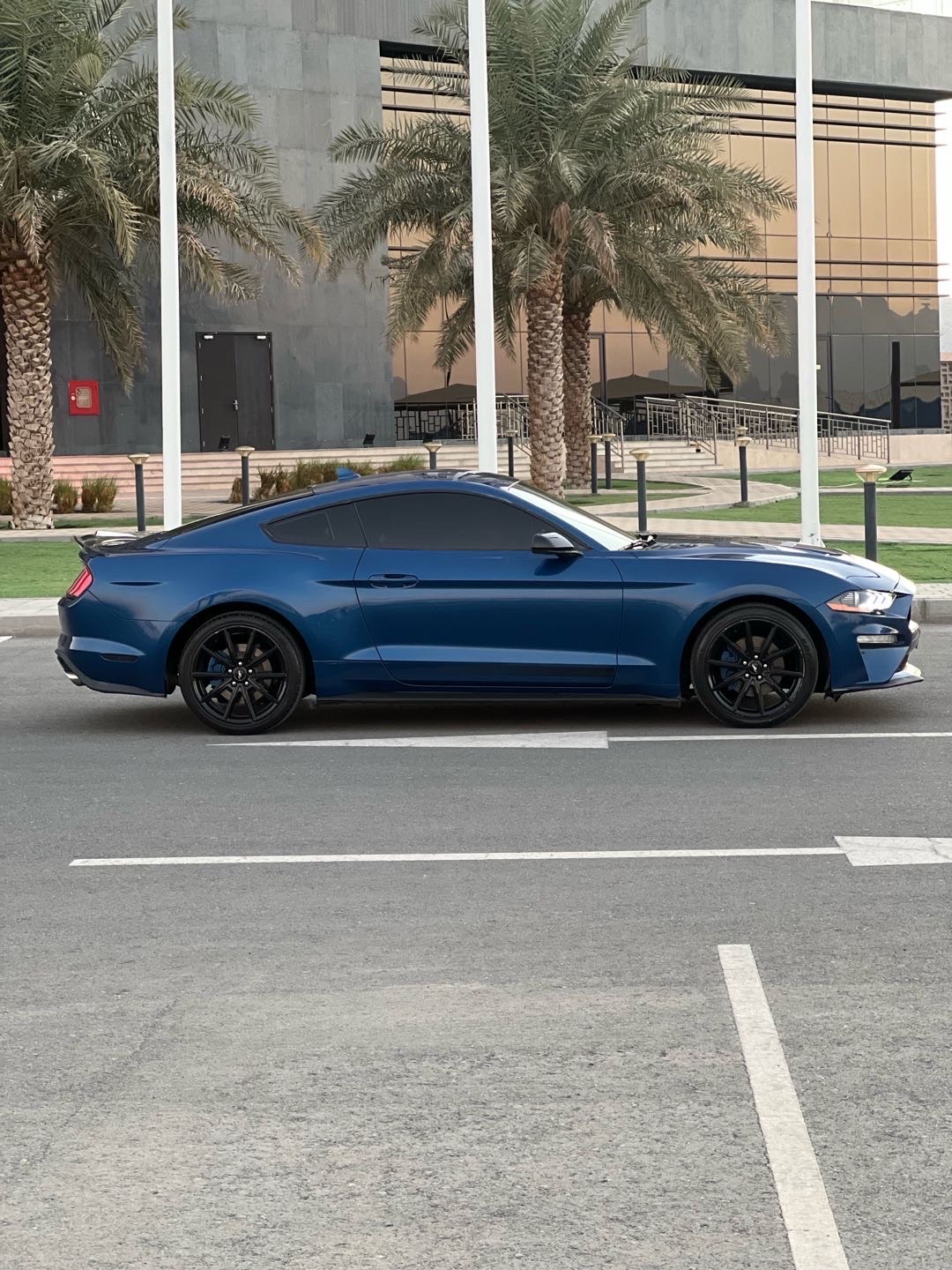 2022 Ford Mustang thumbnail 4