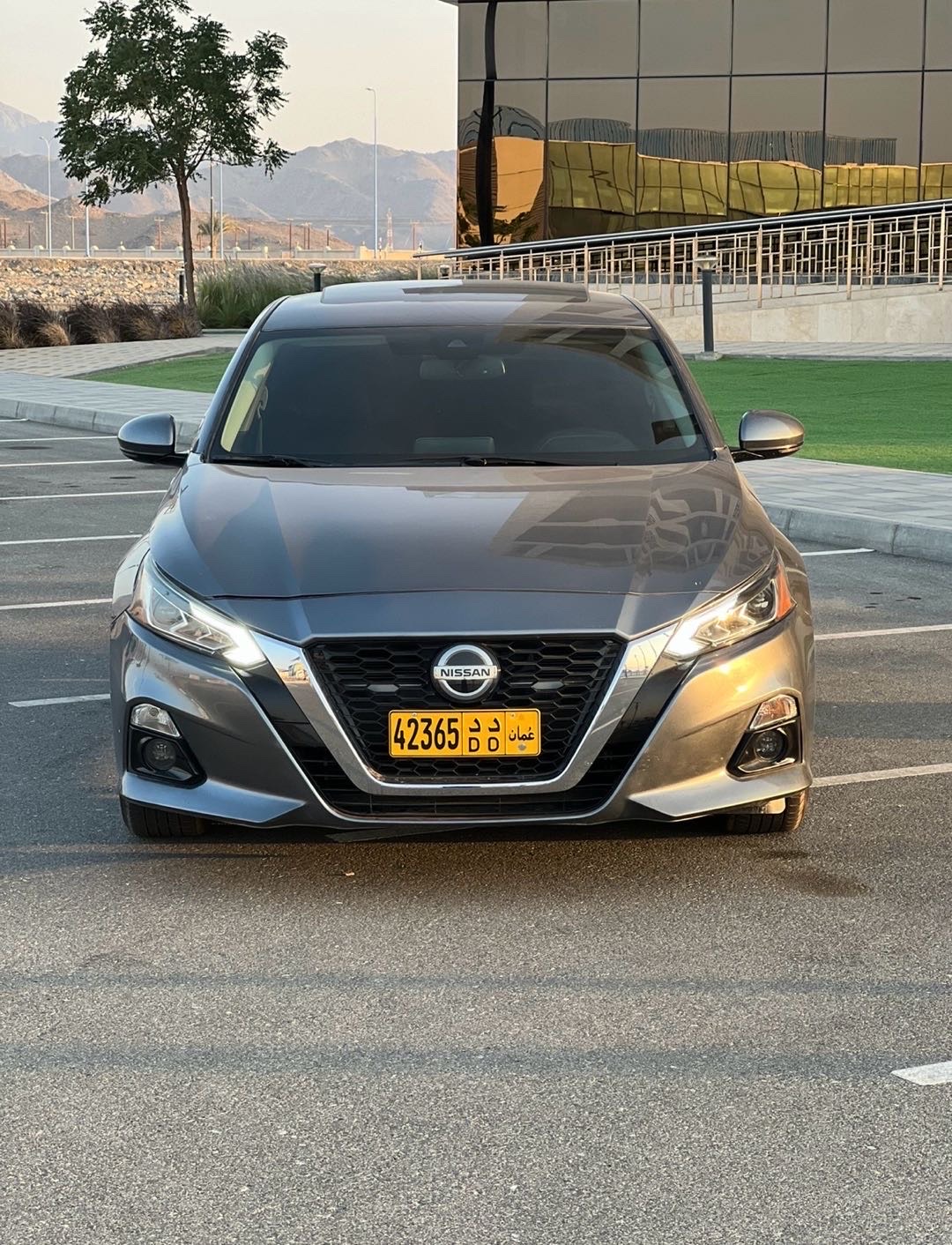 2020 Nissan Altima SV thumbnail 3