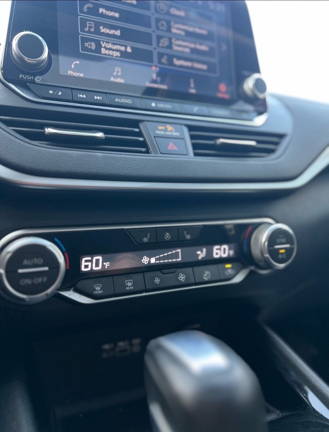 2020 Nissan Altima SV thumbnail 12