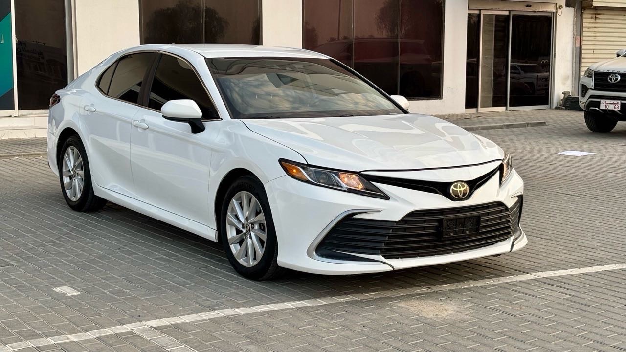 2023 Toyota Camry LE thumbnail 2