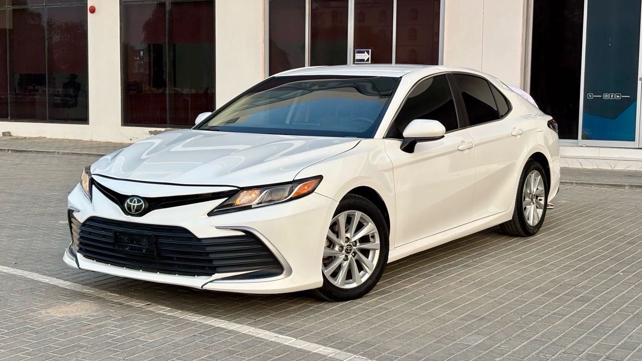 2023 Toyota Camry LE thumbnail 4
