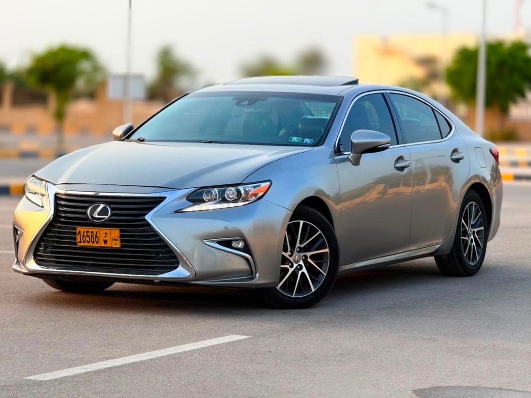 2017 Lexus ES 350 thumbnail 2