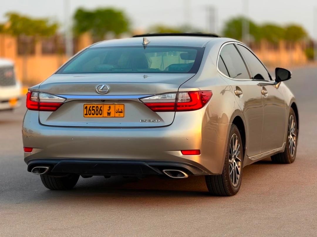 2017 Lexus ES 350 thumbnail 3